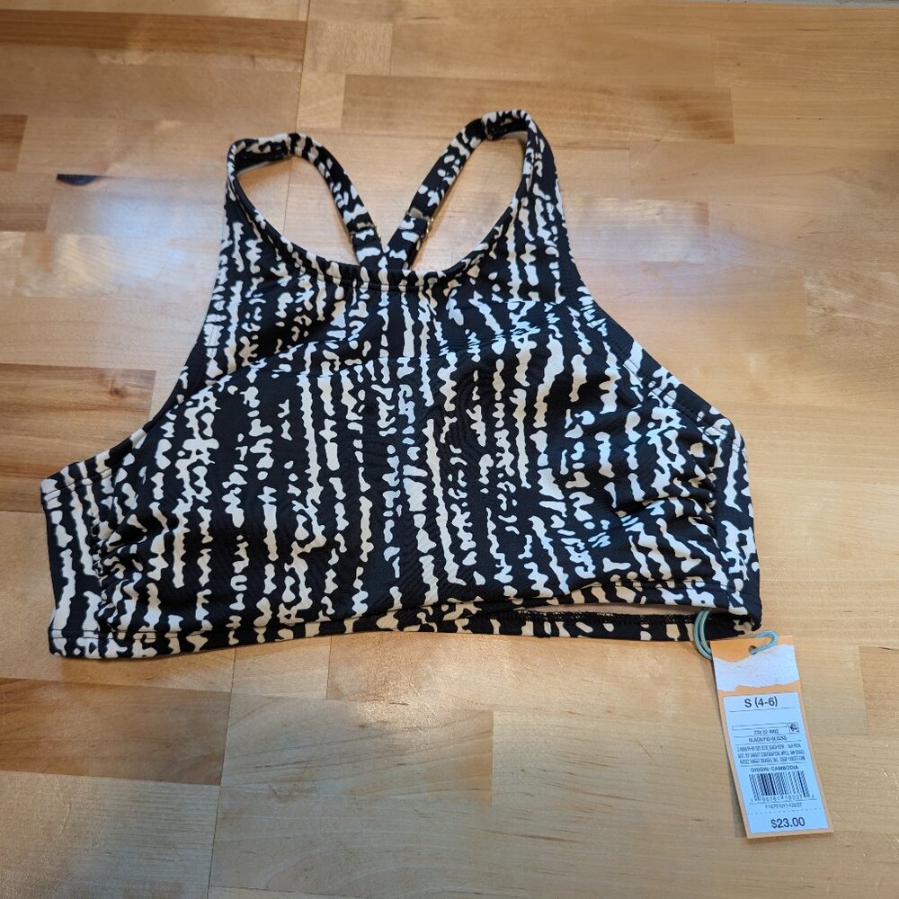 NWT racer back bikini top